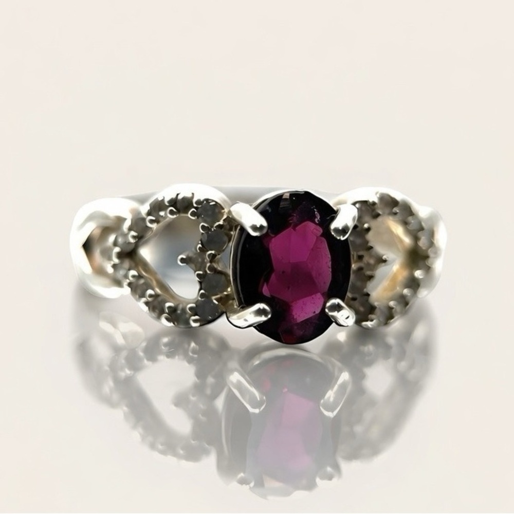 Natural Red Garnet 925 Sterling Silver Ring - Heart shaped